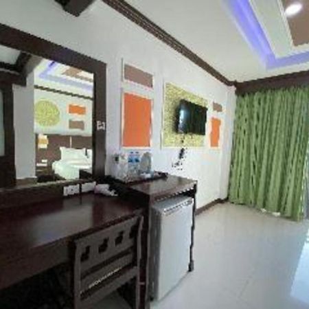 Отель Azure Bangla Phuket Patong Экстерьер фото