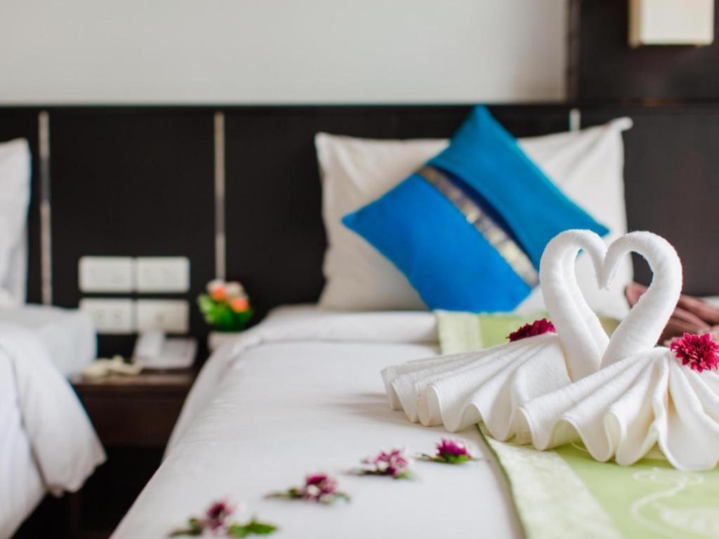 Отель Azure Bangla Phuket Patong Экстерьер фото