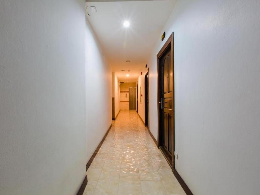 Отель Azure Bangla Phuket Patong Экстерьер фото