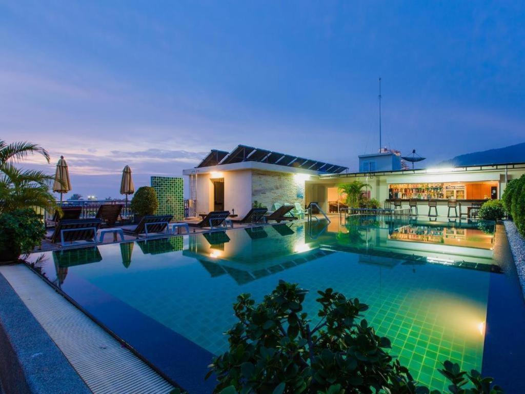 Отель Azure Bangla Phuket Patong Экстерьер фото