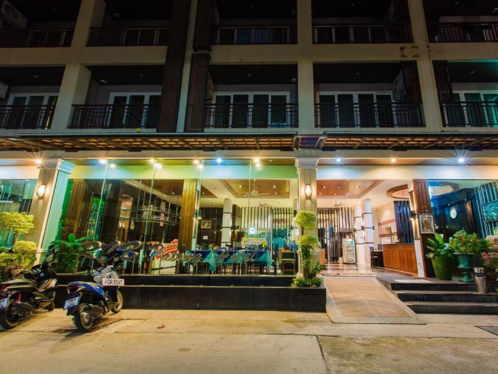 Отель Azure Bangla Phuket Patong Экстерьер фото