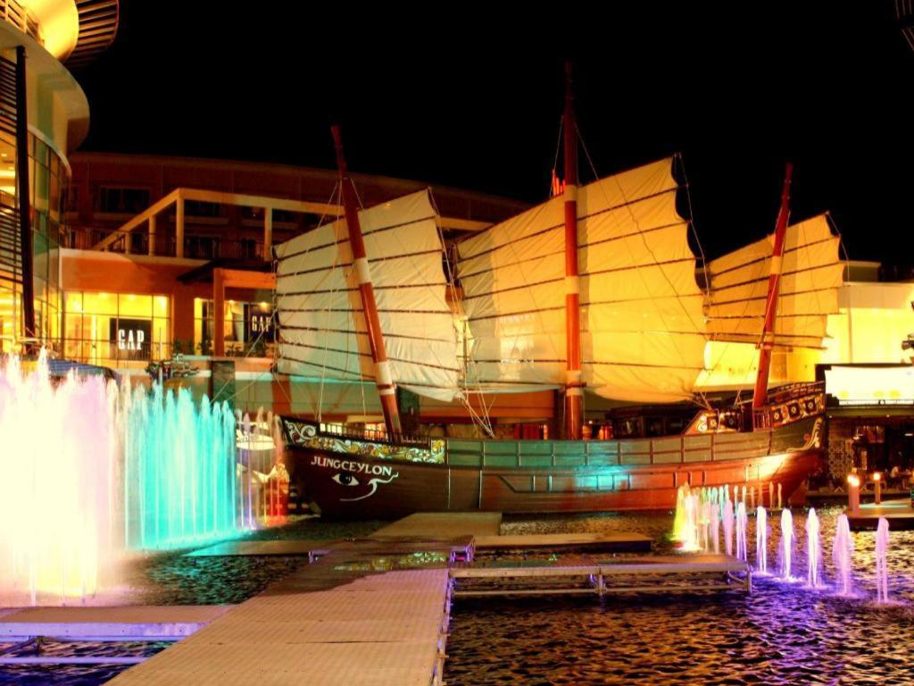Отель Azure Bangla Phuket Patong Экстерьер фото