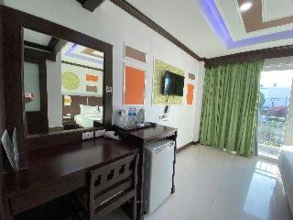 Отель Azure Bangla Phuket Patong Экстерьер фото