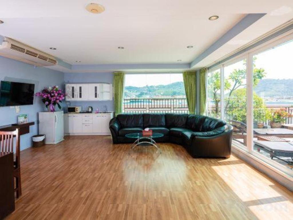 Отель Azure Bangla Phuket Patong Экстерьер фото