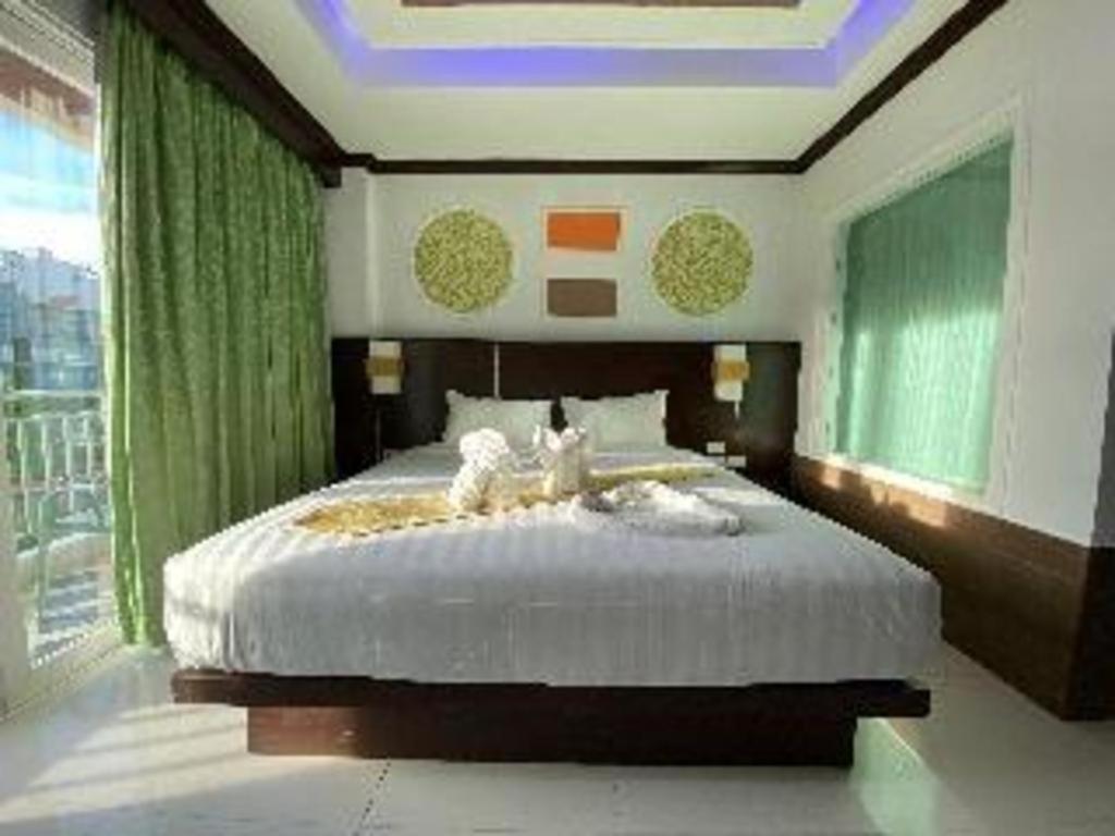 Отель Azure Bangla Phuket Patong Экстерьер фото