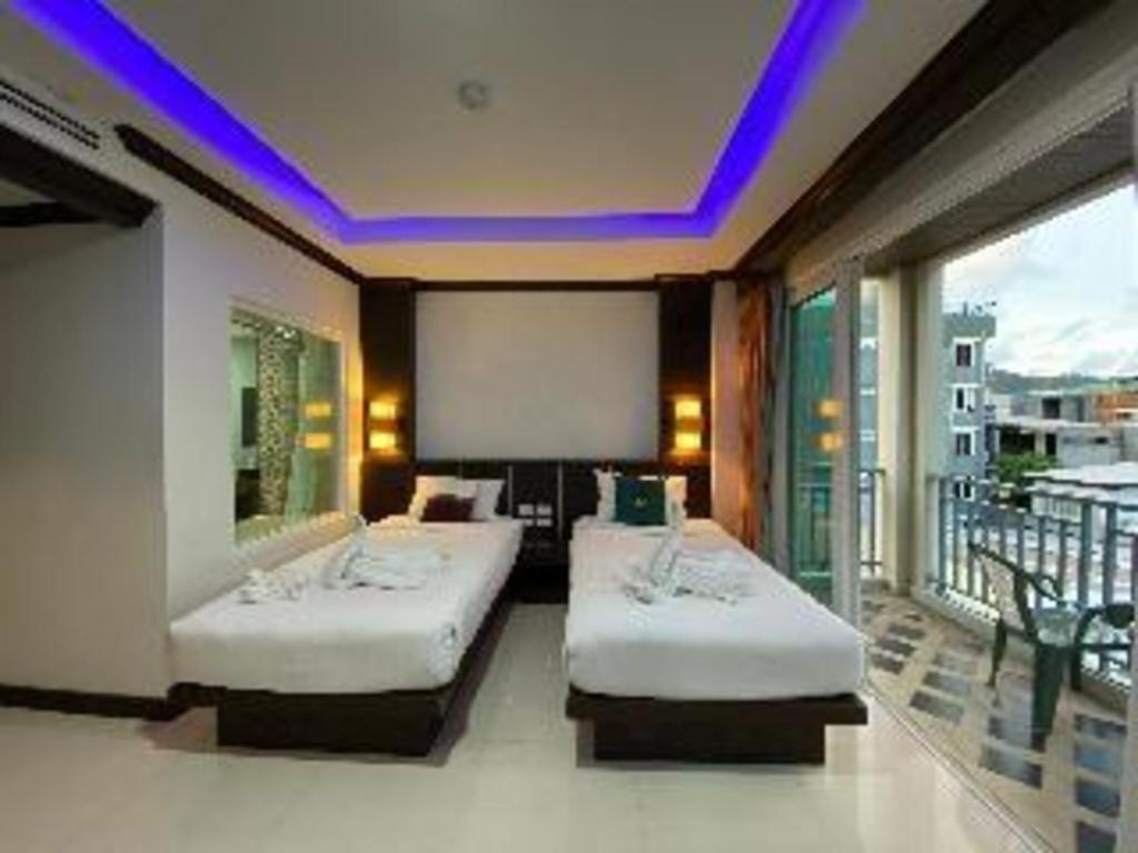 Отель Azure Bangla Phuket Patong Экстерьер фото