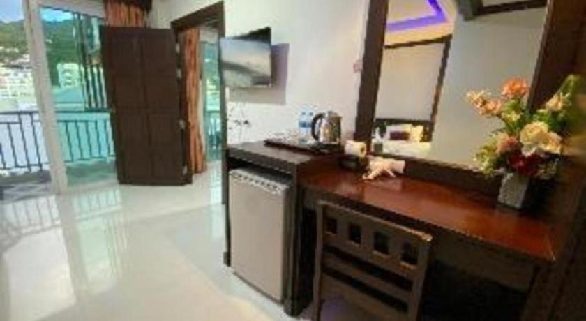 Отель Azure Bangla Phuket Patong Экстерьер фото