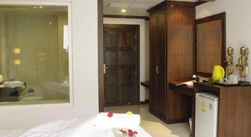 Отель Azure Bangla Phuket Patong Экстерьер фото