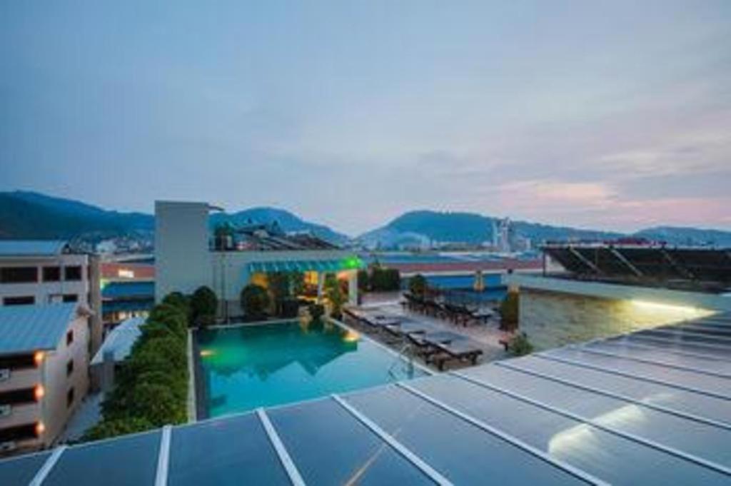 Отель Azure Bangla Phuket Patong Экстерьер фото