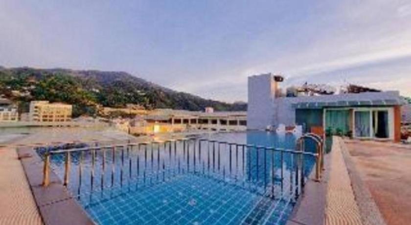 Отель Azure Bangla Phuket Patong Экстерьер фото